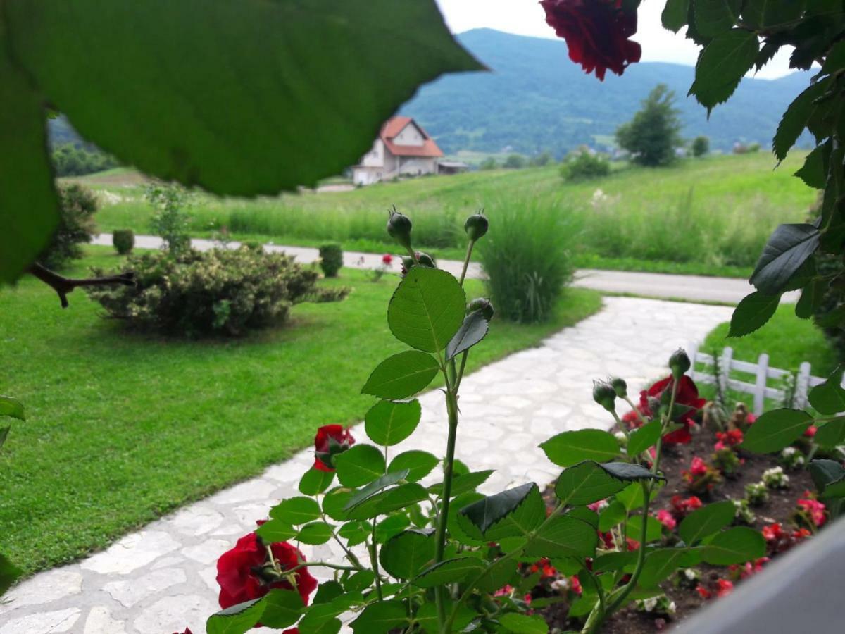 Apartment Golden Fields Smoljanac Ngoại thất bức ảnh
