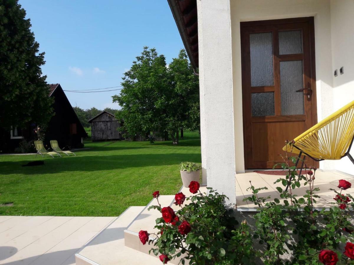 Apartment Golden Fields Smoljanac Ngoại thất bức ảnh