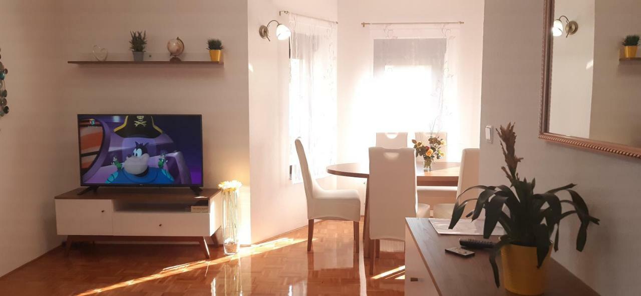 Apartment Golden Fields Smoljanac Ngoại thất bức ảnh
