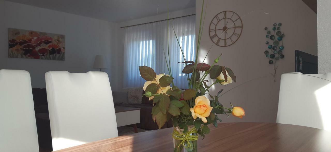 Apartment Golden Fields Smoljanac Ngoại thất bức ảnh