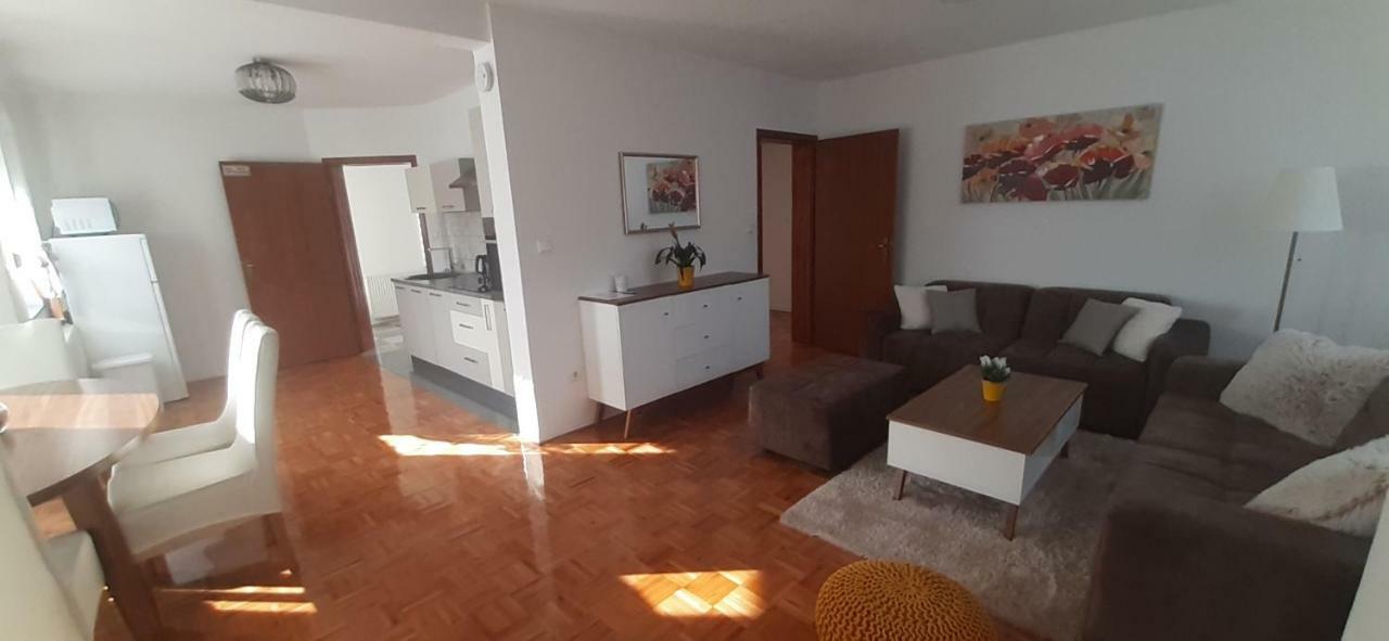 Apartment Golden Fields Smoljanac Ngoại thất bức ảnh