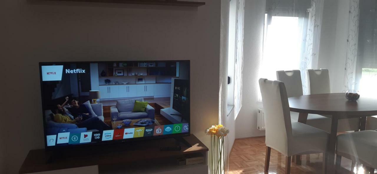 Apartment Golden Fields Smoljanac Ngoại thất bức ảnh