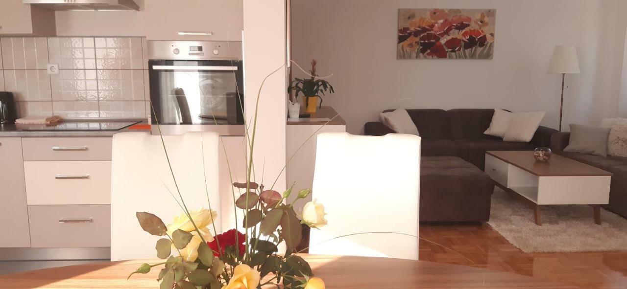 Apartment Golden Fields Smoljanac Ngoại thất bức ảnh