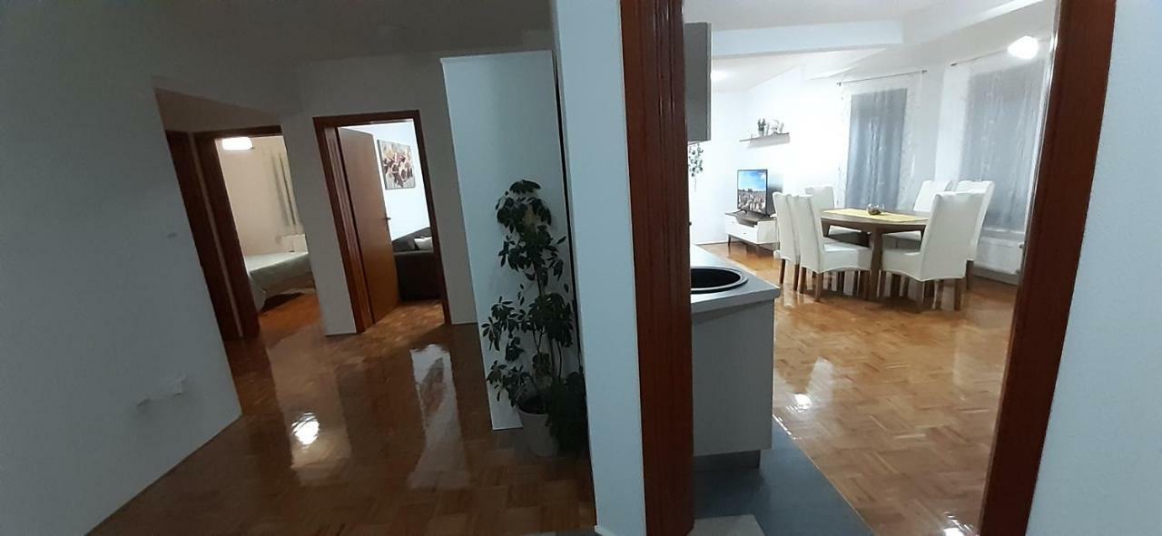 Apartment Golden Fields Smoljanac Ngoại thất bức ảnh